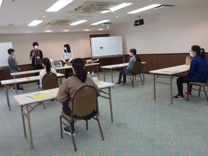 注意事項を聴く